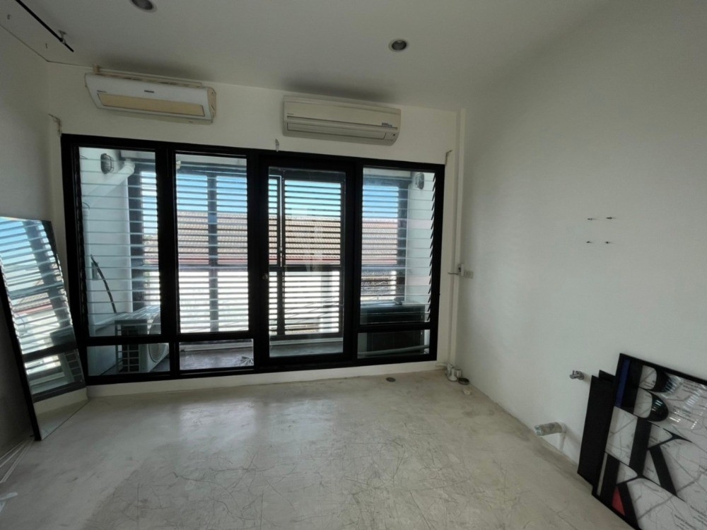 MWW633 ขาย ทาว์นโฮม 4 ชั้น ซอยสุขุมวิท 65